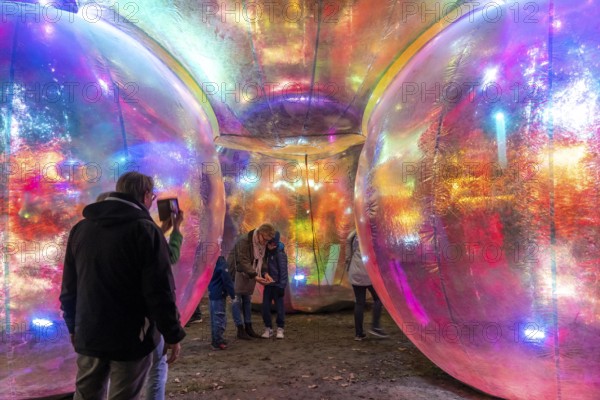The 10th Essen Light Festival, in the city centre, second largest light art festival in Germany, light art on the Burgplatz, Evanescent light installation, by the Australian artist duo Atelier Sisu, large bubble-like spheres, with light and sound, Essen, North Rhine-Westphalia, Germany