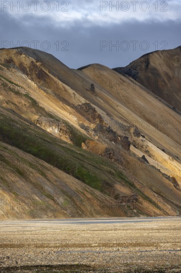 Rhyolite mountains, volcanic landscape, colourful erosion landscape with mountains, Landmannalaugar, Fjallabak nature reserve, Icelandic highlands, Suðurland, Iceland