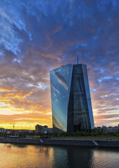 The European Central Bank, ECB, at sunset, Deutschherrnbrücke, Frankfurt am Main, Hesse, Germany