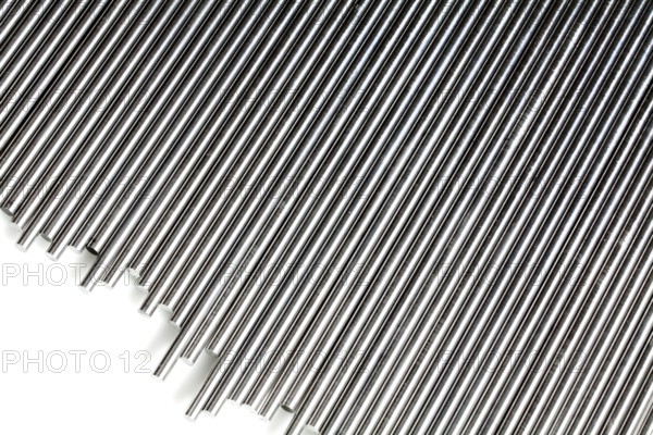A stack of round bundled aluminium rods, Ein Bündel mit Stäben aus Aluminium