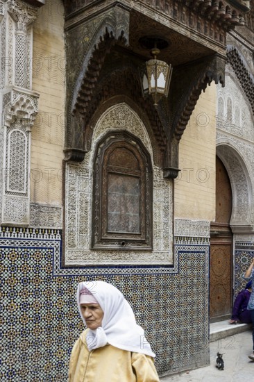 Alley in the old town, Souk, Fez El Bali, Medina, UNESCO World Heritage Site, Fez, Morocco