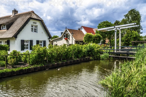 Walk along the Rotte, route from the modern city center to the green suburbs such as Hillegersberg or the Hoge Bergse Bos. Historic waterway leads past riverbanks, parks and the Prinsenmühle, Rotterdam, Netherlands