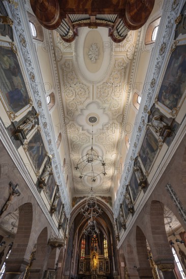 Vaulted ceiling with organ and chancel, Cathedral of Our Lady, Villingen-Schwenningen, Baden-Württemberg, Germany