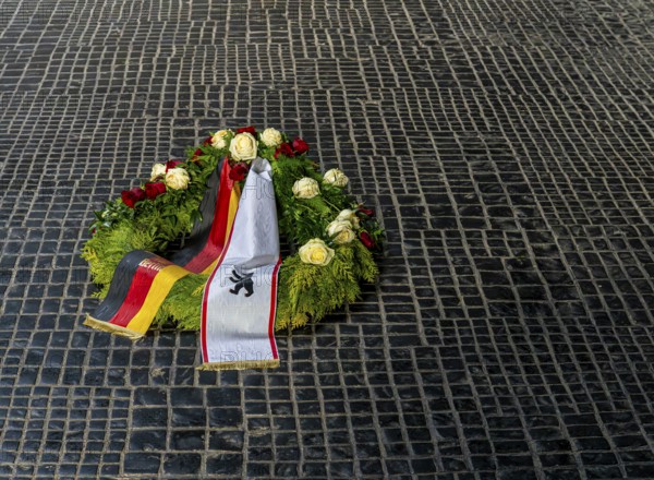 Wreath laying, Neue Wache, Central Memorial of the Federal Republic of Germany for the Victims of War and Tyrancy, Unter den Linden, Berlin, Germany