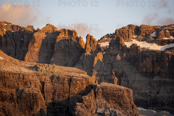 Detail, rocks and mountain peaks of the Brenta Mountains, evening mood with alpine glow, Brenta, Brenta-Adamello Natural Park, Trentino, Italy
