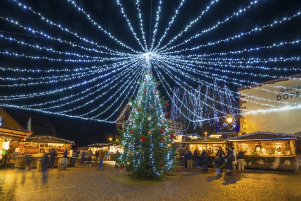 Christmas market, night view, Riquewihr, Grand Est, Haut-Rhin, Alsace, France