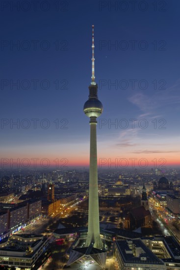 Berlin TV Tower, Park am Fernsehturm, Berlin, Germany < english> Berlin TV Tower, Park am Fernsehturm, Berlin, Germany