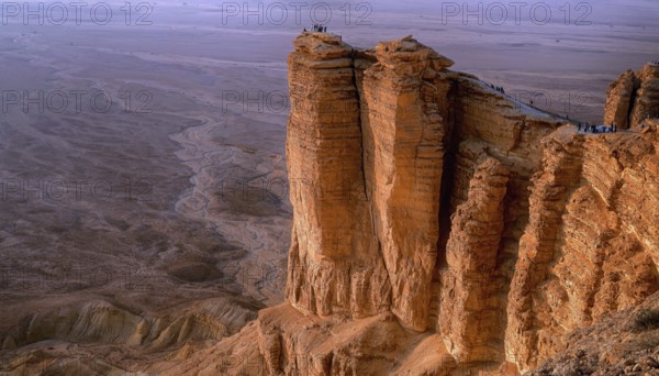 Edge of the world, edge of the world, 1131 meters high, cliff, cliffs, rock, abyss, rock formation, Tuwaik Mountains, Saudi Arabia, Middle East