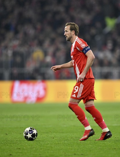Harry Kane FC Bayern Munich FCB (09) Action on the ball Football, Champions League, Allianz Arena, Munich, Bavaria, Germany