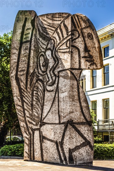 Sylvette Muse sculpture by Pablo Picasso, designed by him in 1970 and realized in collaboration with Norwegian artist Carl Nesjar, on Westersingel, Rotterdam, the Netherlands