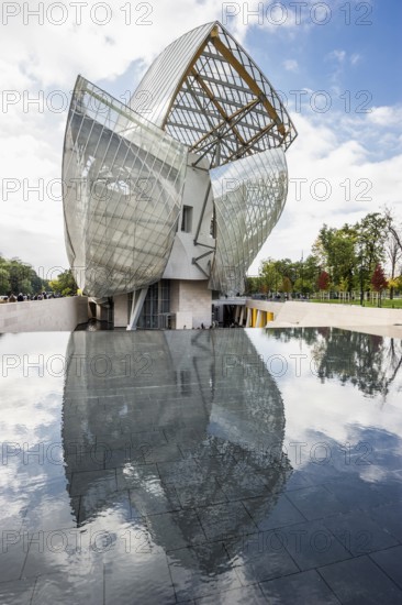 Louis Vuitton Foundation, Museum of Modern Art, architect Frank Gehry, Bois de Bologne, Paris, Île de France, France