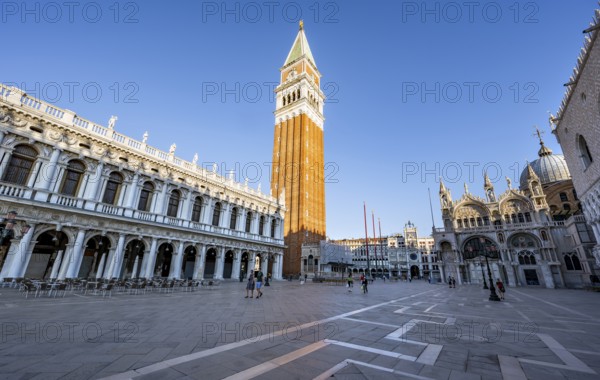 Doge's Palace and St Mark's Basilica in Piazetta San Marco, Campanile bell tower, St Mark's Square, Venice, Veneto, Italy