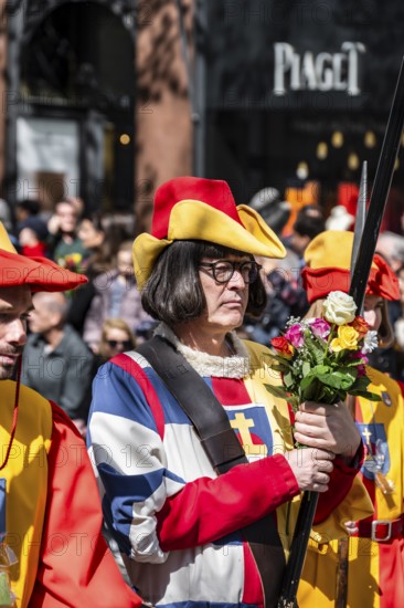 Zunft zu Wiedikon, parade of historically costumed guild members, Sechseläuten or Sächsilüüte, Zurich Spring Festival, Zurich, Switzerland