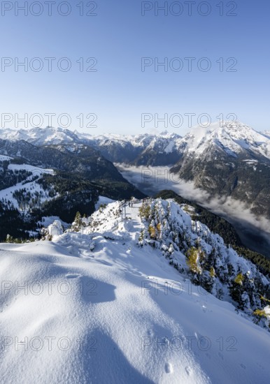 Snow-covered summit of the Jenner with viewing platform in autumn, view of the sea of clouds and Watzmann, Berchtesgaden National Park, Berchtesgaden Alps, Schönau am Königssee, Berchtesgadener Land, Bavaria, Germany