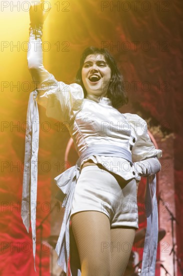 Abigail Morris, singer of The Last Dinner Party live at the Berlin velodrome on 22.02.2026