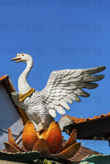 Swan as temple figure, bird, sculpture, sculpture, animal, image, depiction, art, culture, fairy tale, history, Ubud, Bali, Indonesia