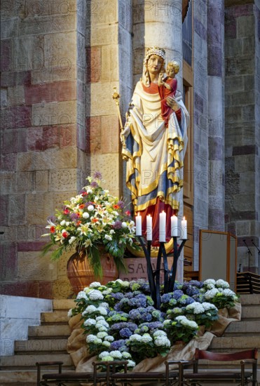 Mary with the Child Jesus, figure in Speyer Cathedral, Imperial Cathedral, interior view, Speyer, Rhineland-Palatinate, Germany