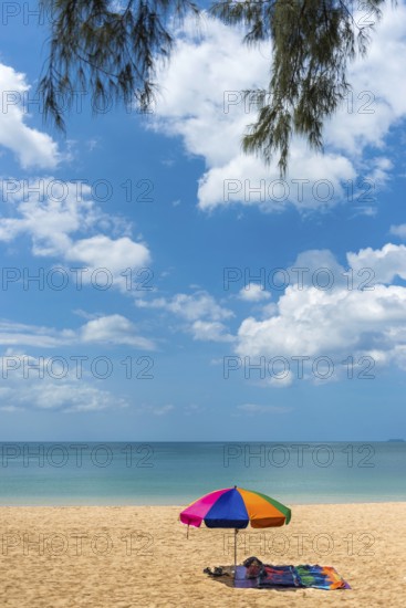 Empty beach with parasol and mooring near Ko Lanta, beach, beach holiday, sea, ocean, nature, natural landscape, untouched, puristic, summer, cloud, white, weather, water, summer holiday, nobody, empty, landscape, peaceful, quiet, calm, emotion, holiday, tourism, travel, climate, colourful, sun protection, ozone, protection, calm, sea, horizon, distance, distant, distant view, symbolic, time out, relaxed, relaxation, coast, Thailand