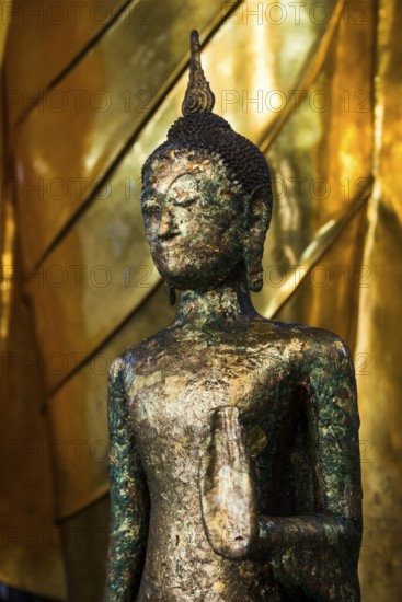 Golden Buddha statue, Wat Pho (Temple of the Reclining Buddha), Bangkok, Thailand