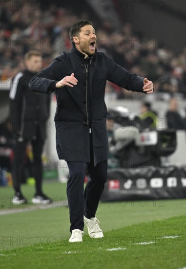 Coach Xabi Alonso Bayer 04 Leverkusen on the sidelines Gesture Gesture MHPArena, MHP Arena Stuttgart, Baden-Württemberg, Germany