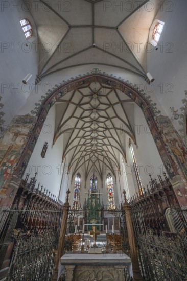 Vault and chancel of St Martin's Church, Gothic basilica, completed around 1500, Memmingen, Swabia, Bavaria, Germany