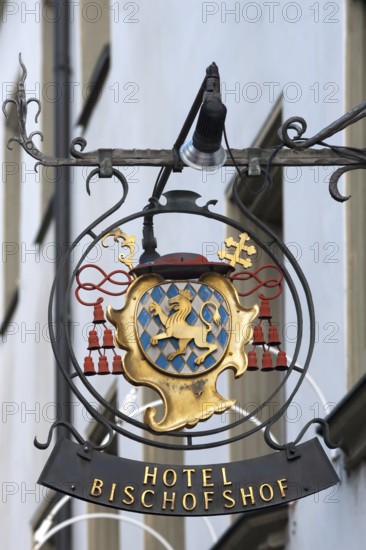Nose sign of the Historic Hotel Bischofshof, Regensburg, Upper Palatinate, Bavaria, Germany