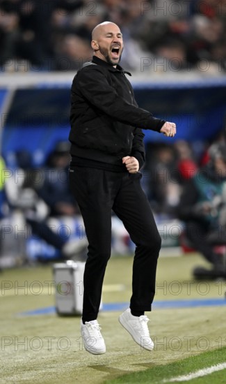 Goal celebration, Coach Christian Ilzer TSG 1899 Hoffenheim on the sidelines Gesture Gesture PreZero Arena, Sinsheim, Baden-Württemberg, Germany