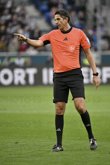 Referee Deniz Aytekin gesture gesture soccer Bundesliga, PreZero Arena, Sinsheim, Baden-Württemberg, Germany