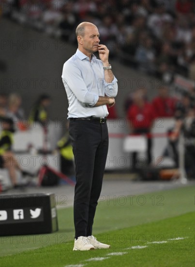 Coach Coach Jess Thorup FC Augsburg FCA on the sidelines Gesture Gesture Thoughtful MHPArena, MHP Arena Stuttgart, Baden-Württemberg, Germany