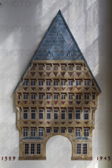 Knochenhaueramtshaus as a ceramic relief from the Hohlt workshop in the town hall, Old Town, Hildesheim, Lower Saxony, Germany