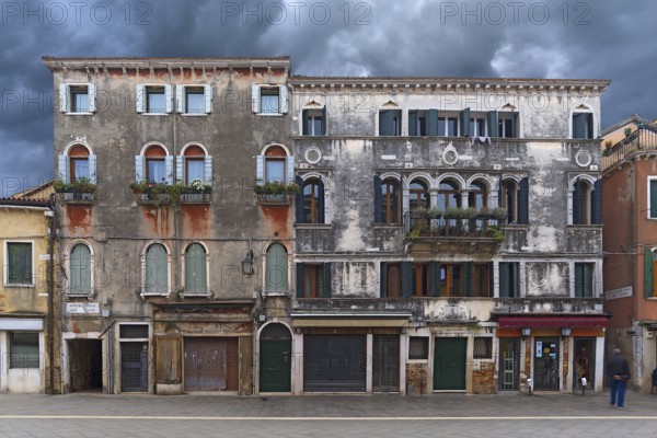 Historic, unrestored palazzo, Venice, Ventien, Italy
