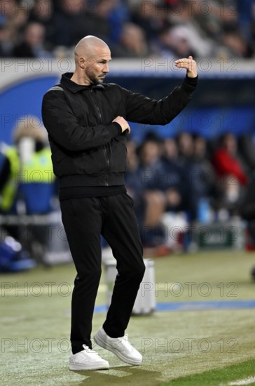 Coach Christian Ilzer TSG 1899 Hoffenheim on the sidelines Gesture Gesture PreZero Arena, Sinsheim, Baden-Württemberg, Germany