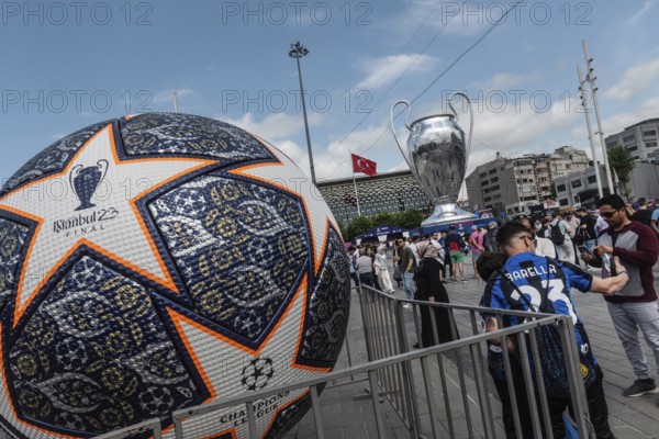Istanbul, Turkey. June 9th 2023 Soccer fans gather in Taksim Square, Istanbul, the day before the Champions League Final