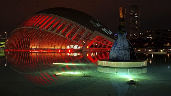Europe, Spain, Valencia, Ciudad de les Artes y las Siencias, building and park complex, dome cinema, City of Arts and Sciences, Valencis, Spain