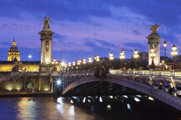 Pont Alexandre III, Seine river and Les Invalides, Paris, Ile de France, France