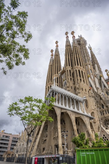 View of the Basílica i Temple Expiatori de la Sagrada Família, Sagrada Família, Barcelona, Catalonia, Spain