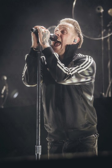 Singer Samuel David Carter from Architects live on European Tour 2026 in the Berlin Velodrome on 22.01.2026