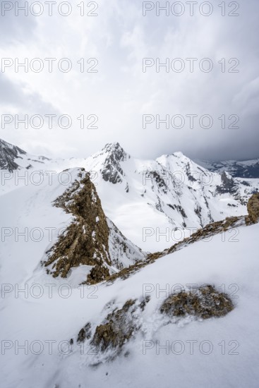 Snow-covered mountain landscape, ascent to the Niesehorn, summit Wildhorn behind, Bernese Alps, Bernese Oberland, Switzerland