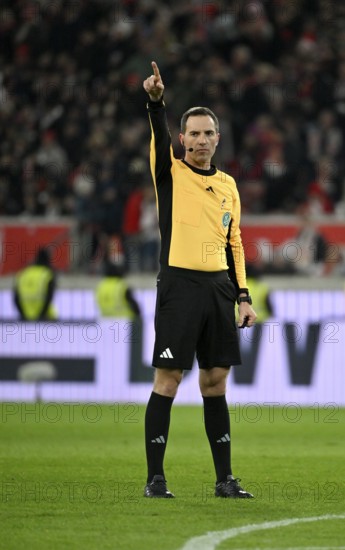 Referee Referee Benjamin Brand Gesture Gesture MHPArena, MHP Arena Stuttgart, Baden-Württemberg, Germany