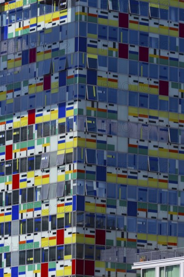 Colorium high-rise building, façade with coloured glass panels, architect William Alsop, Julo-Levin-Ufers in Medienhafen, Düsseldorf, North Rhine-Westphalia, Germany