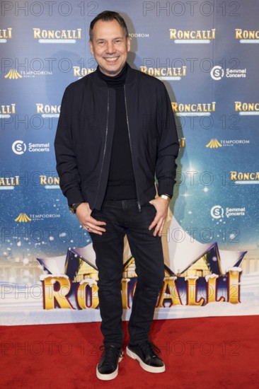 Sebastian Fitzek at the premiere of the 20th Original Roncalli Christmas Circus in Berlin's Tempodrom on 20 December 2024