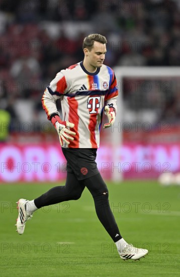Warm-up training goalkeeper Manuel Neuer FC Bayern Munich FCB (01) Soccer Bundesliga, Allianz Arena, Munich, Bavaria, Germany