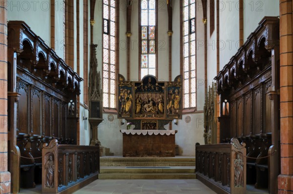 Interior view, high altar in the choir, choir stalls, winged altar, Lutheran town church, Bad Wimpfen, Kraichgau, Baden-Württemberg, Germany