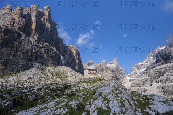 Alpine Club Hut, Refugio Francis Fox Tuckett, mountain peaks of the Brenta Mountains, Brenta-Adamello Natural Park, Trentino, Italy