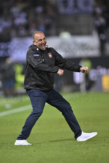 Coach Frank Schmidt 1. FC Heidenheim 1846 FCH unrestrained jubilation, Relegation, Bundesliga, Voith-Arena, Heidenheim, Baden-Württemberg, Germany
