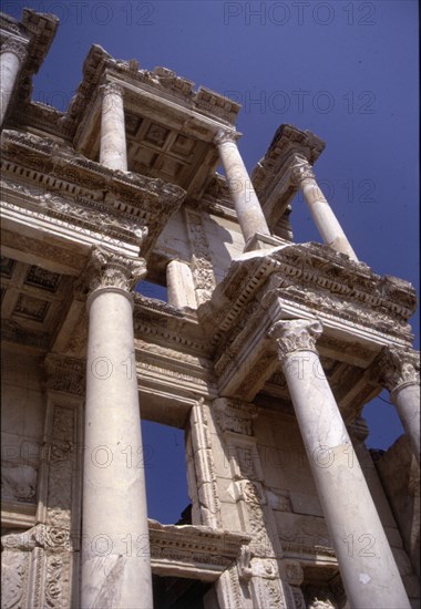 Bibliothèque de Celsus (détail)