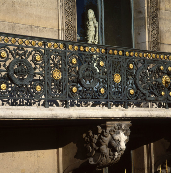 Musée du Louvre à Paris, Balcon du Pavillon de Flore