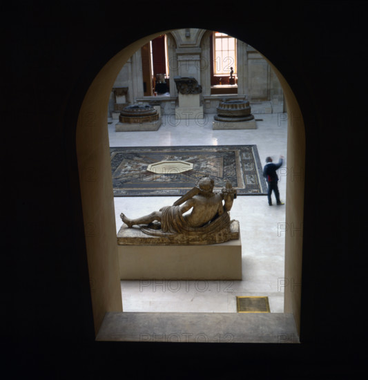 Musée du Louvre, Cour du Sphinx