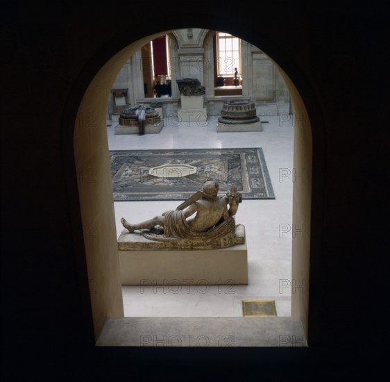 Musée du Louvre, Cour du Sphinx