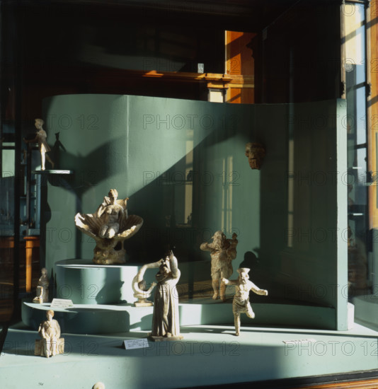 Vitrine de la Galerie Campana au Musée du Louvre